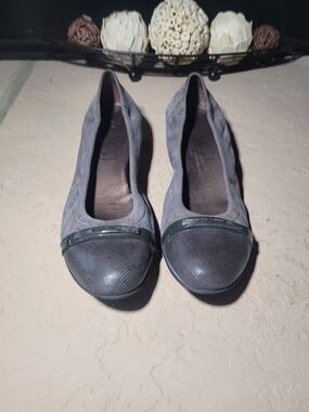 Size 42 (11.5) Attilio Giusti Leombrun (AGL) Cap Toe Purple Suede Italian Loafer